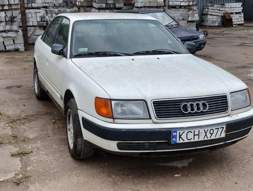 Drogowcy znów sprzedają wraki z ulicy. Wśród nich jest Chrysler w kwiatki