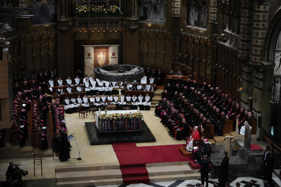 Hiszpania/ Papież odwiedził opactwo Matki Bożej w Montserrat w górach Katalonii