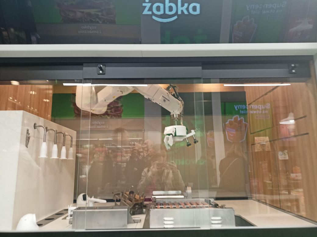 Otwarcie jubileuszowego sklepu Żabka