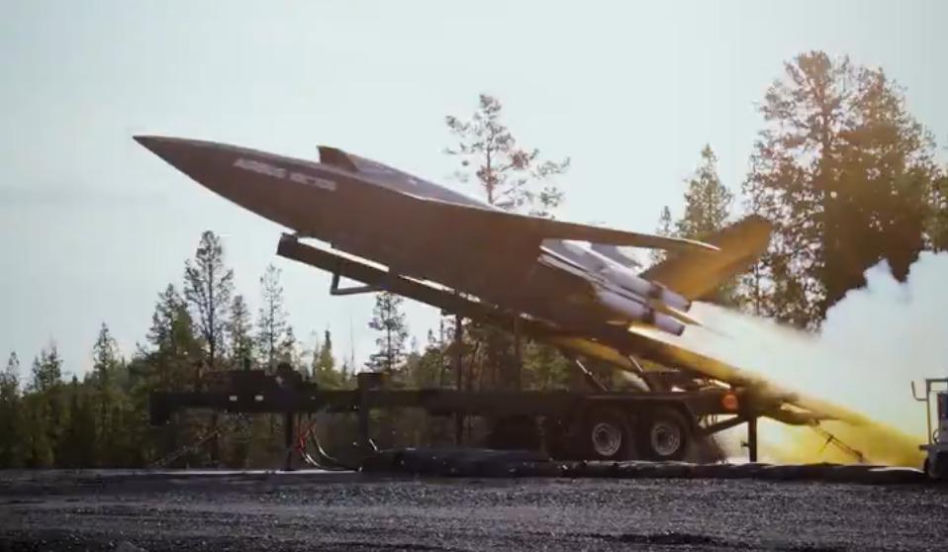 Lojalny skrzydłowy dla Eurofightera już jest. Bezzałogowy U740-Valkyrie wzbił się w powietrze