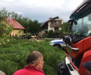 Chodel: WYBUCH GAZU w domu. W środku było siedem osób! TRWA AKCJA RATOWNICZA
