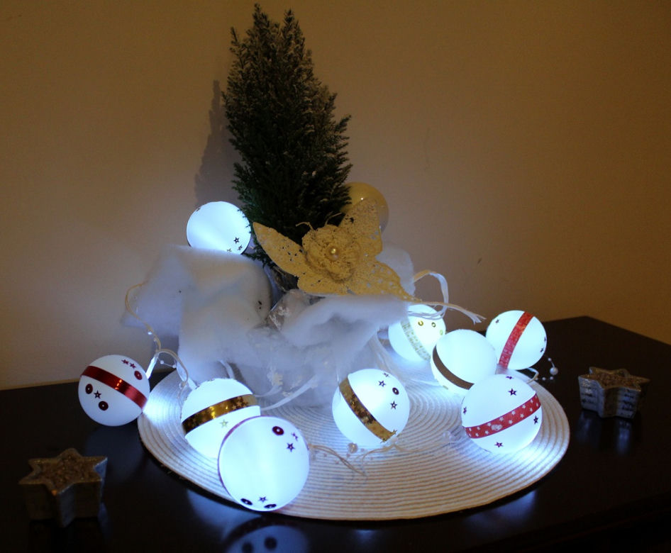 Dekoracja z bombek LED