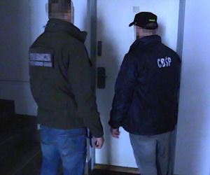 Akcja CBŚP: Rozbito gang ułatwiający pobyt nielegalnym imigrantom