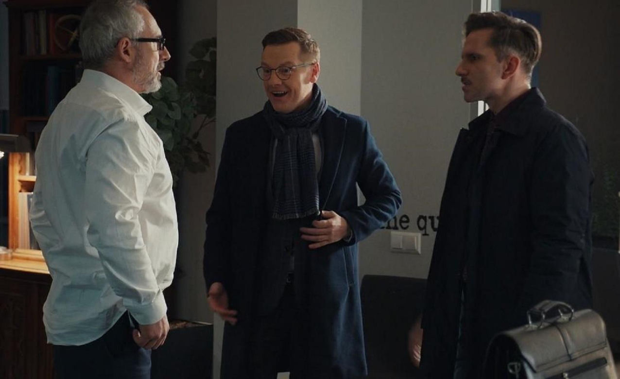 M jak miłość. Werner i Budzyński wreszcie docenią Piotrka! Zyska wyjątkowe miejsce w nowej kancelarii - ZDJĘCIA, WIDEO