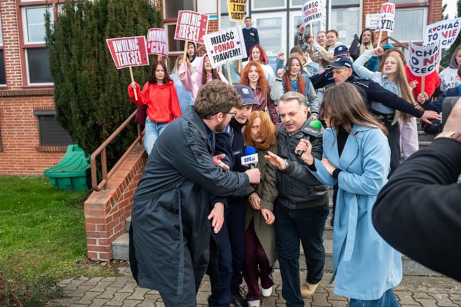 Pierwsza miłość, odcinek 4141. Teresa (Ewa Skibińska), Hubert (Rafał Szałajko)