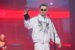 Oki wraca z nowym materiałem. Na EP-ce Machine Gun Kelly i mocny diss