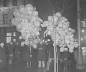 Sylwester w Warszawie sprzed lat. Tak stolica witała dawniej Nowy Rok