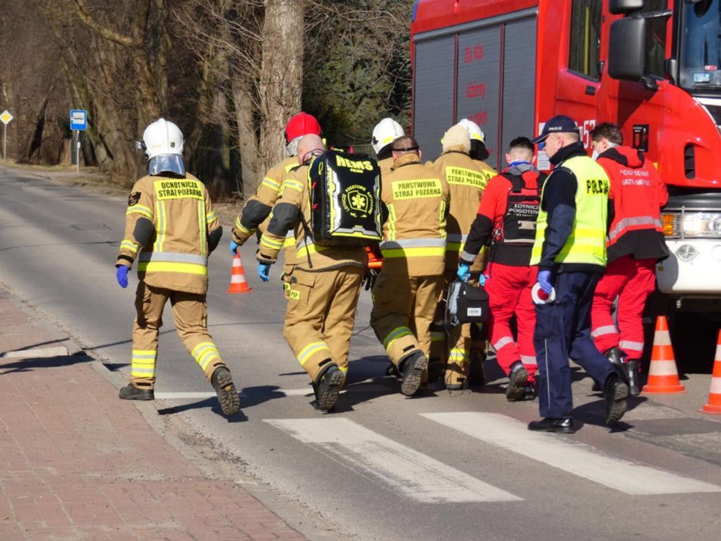 Dramat pod Pruszkowem. 82-latek wjechał rowerem prosto pod koła samochodu