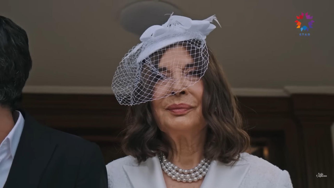 Ślub Halisa i Hatice w serialu "Złoty chłopak"