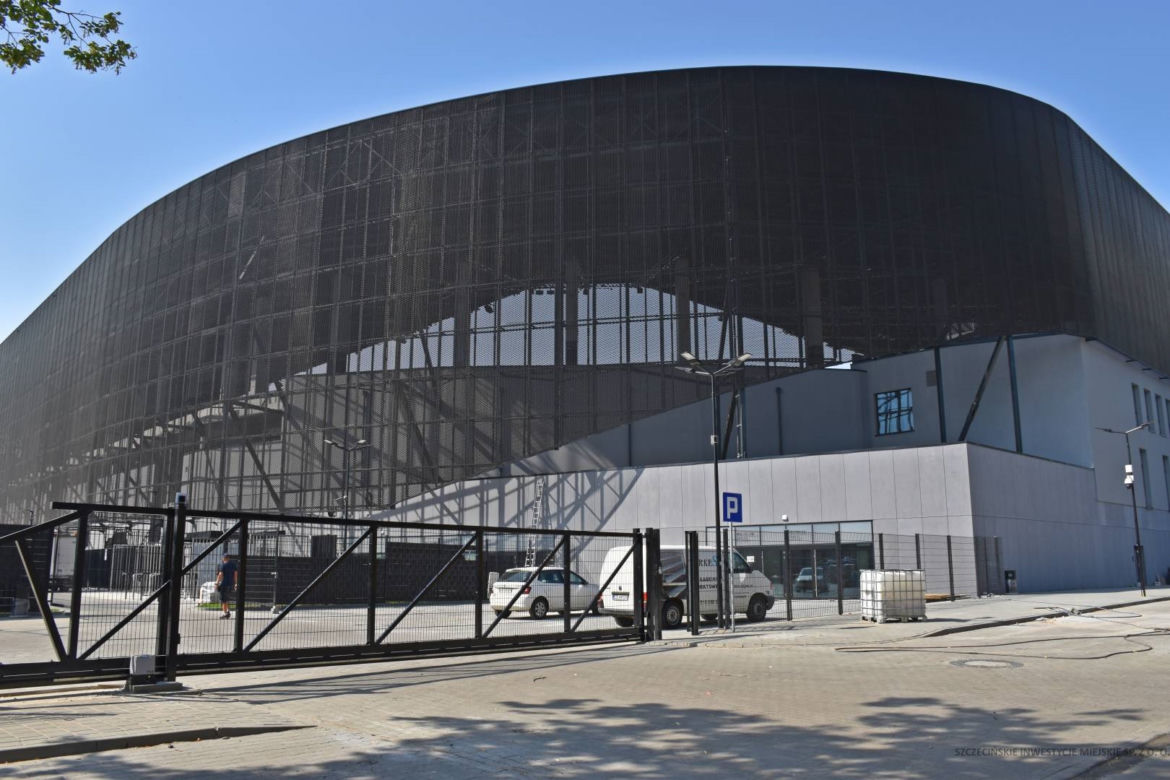 Budowa stadionu w Szczecinie dobiega końca. Trwają prace wykończeniowe i porządkowe