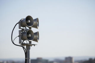 Czemy syreny wyją na Mazowszu? Ważny komunikat służb