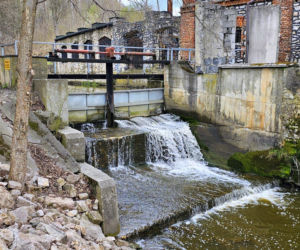 Młyn wodny w Morawicy