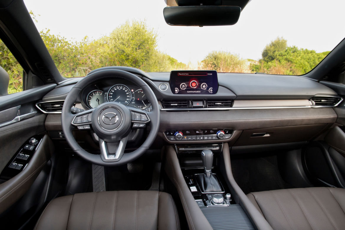 Mazda 6 wersja wyposażenia SkyPASSION 