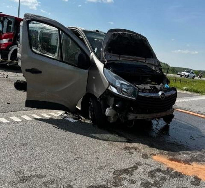 Śmiertelny wypadek na A1 pod Częstochową! Nie żyją dwie osoby, które wypadły z busa