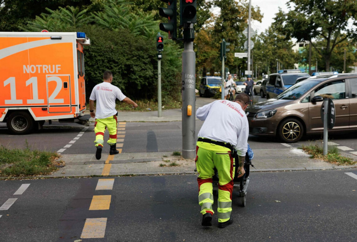 W Berlinie samochód wjechał w tłum; wśród rannych są dzieci