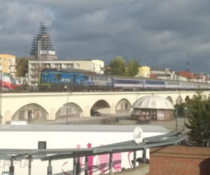Awaria pociągu na estakadzie.