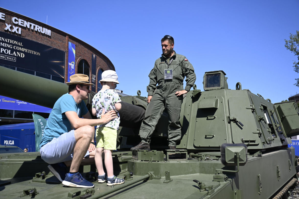 Warszawskie Targi Obronne. Ponad 100 wystawców, broń, sprzęt wojskowy i wyposażenie służb mundurowych