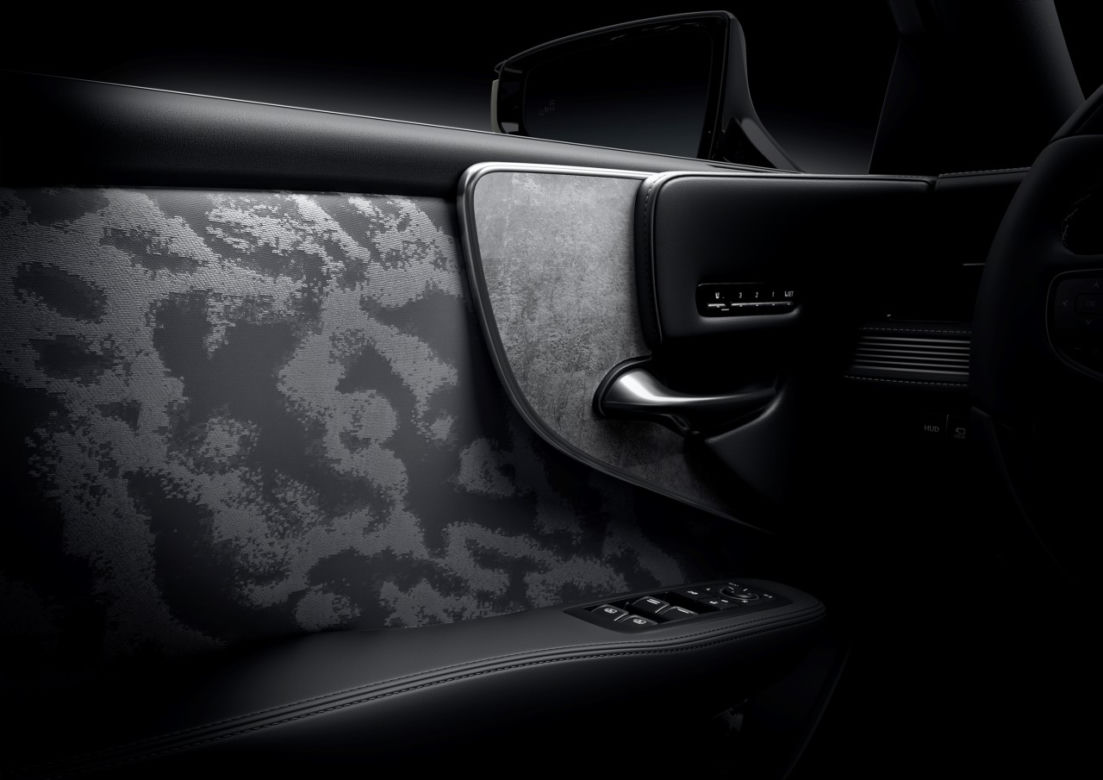 (2021) Lexus LS po liftingu