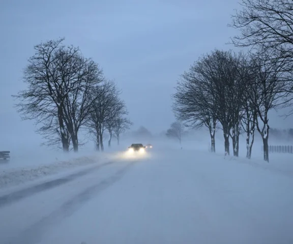 Nadciągają śnieżyce. IMGW wydało pomarańczowe alerty