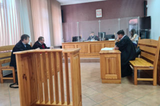 Hadle Szklarskie. Radnemu odgryziono ucho. Szokujący finał libacji alkoholowej.  Spawa trafiła do sądu  [GALERIA]