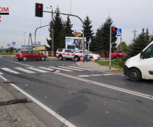 Poważny wypadek z udziałem wozu strażackiego na DK44 w gminie Oświęcim [ZDJĘCIA]