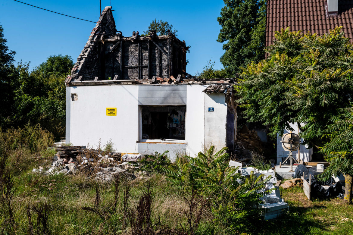 Przez pożar u sąsiadów stracili dom i cały dorobek życia