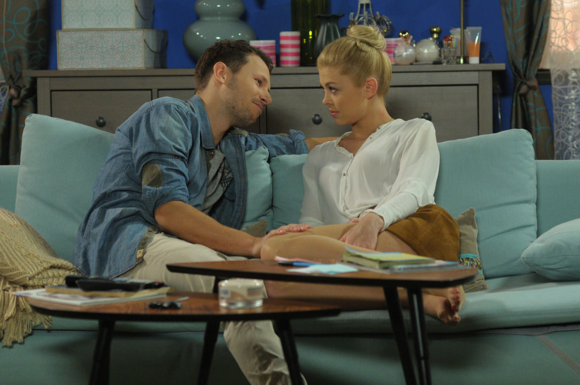Pierwsza miłość. Jowita (Joanna Opozda), Radek (Mateusz Banasiuk)