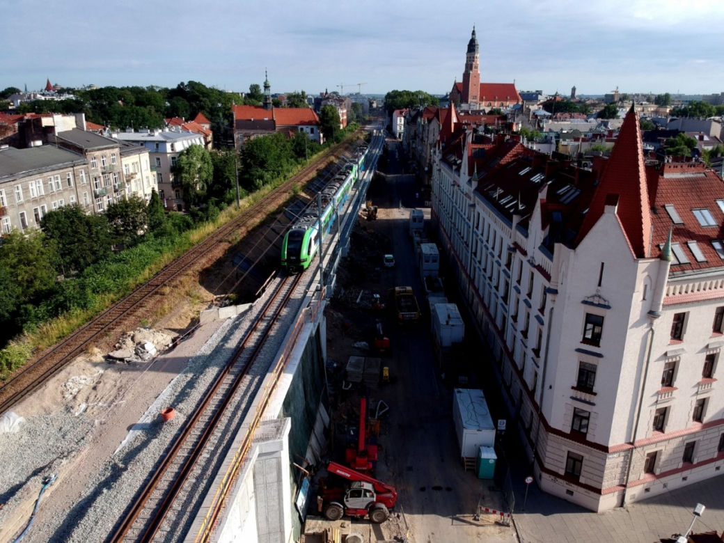 Pociągi na nowych estakadach w Krakowie!