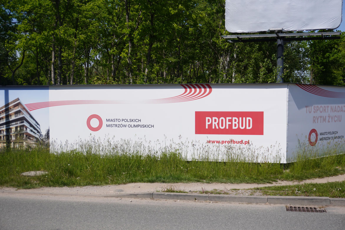 Budowa osiedla Mistrzów Olimpijskich pod Warszawą. Udziałowcem Robert Lewandowski. Maj 2025