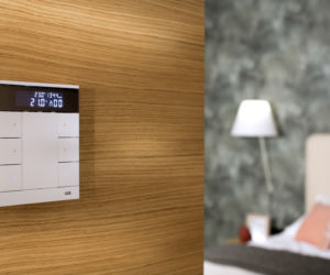 Dom inteligentny: apartament pokazowy ABB Living Space® Experience: kuchnia oraz salon
