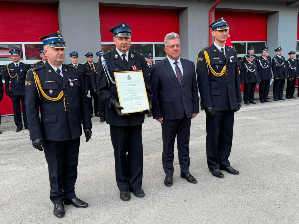 Uroczyste Obchody Dnia Strażaka w Starachowicach. Odznaczenia, awanse i wyróżnienia dla strażaków