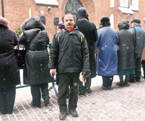 Przyjechali z całej Polski, by pożegnać Prymasa