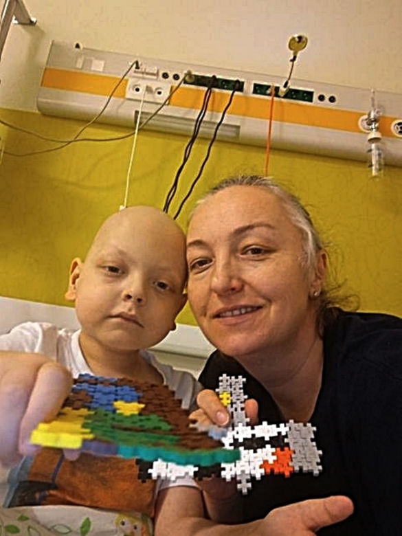 Rak zabija rodzinę. Uśmiercił tatę, a teraz trawi małego Wiktorka