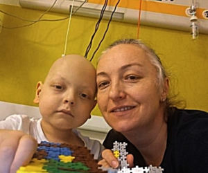 Rak zabija rodzinę. Uśmiercił tatę, a teraz trawi małego Wiktorka