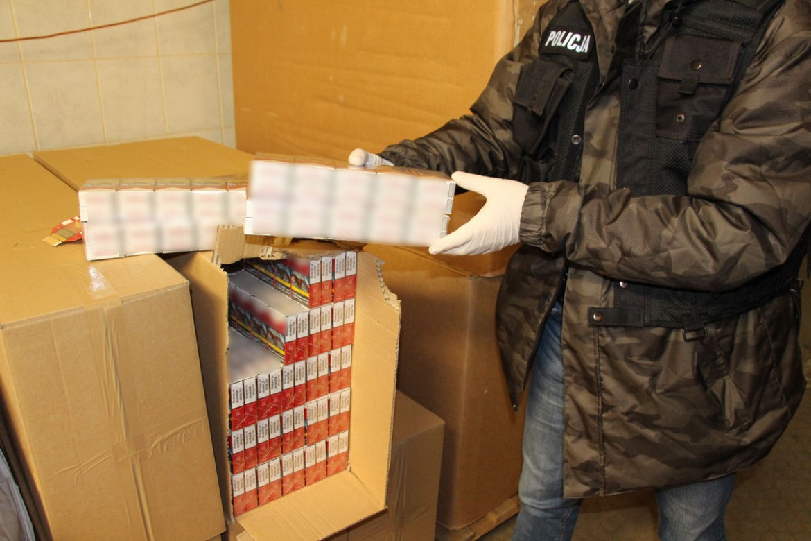 Nielegalna fabryka papierosów pomiędzy Trzcianką, a Wałczem