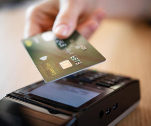 Awaria terminali płatniczych w całej Polsce. Problemy z Visa, Mastercard, BLIK i siecią Polcard