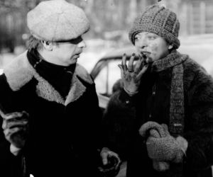 Wojciech Pokora odzywa się z zaświatów i siada z żoną w fotelu