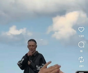 Oki zgolił kolce! Bez włosów wygląda jak nie on. W nowym wydaniu pokazał się na Open'er Festival 2026