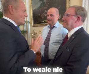 Artur Barciś chciał sprawdzić czy Tusk nosi perukę
