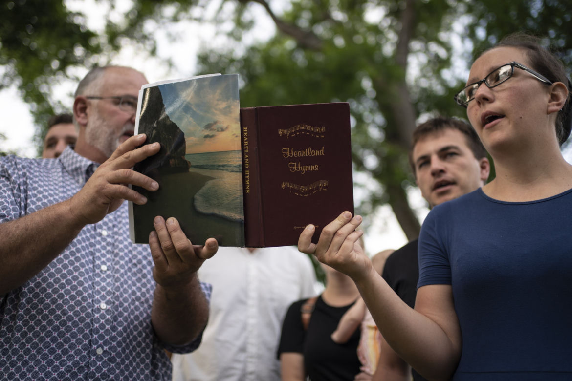 Mordował dzieci słuchając muzyki. Mówił "dobranoc" i strzelał w twarz