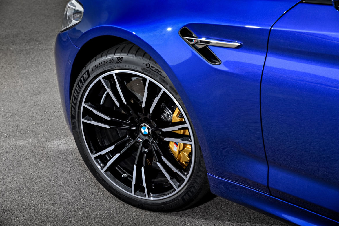 BMW M5 4.4 V8 biturbo M xDrive