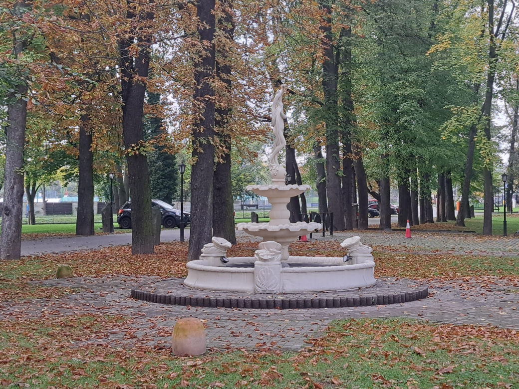 Park Zdrojowy i Krakowska Pijalnia Zdrojowa przy rondzie Matecznego