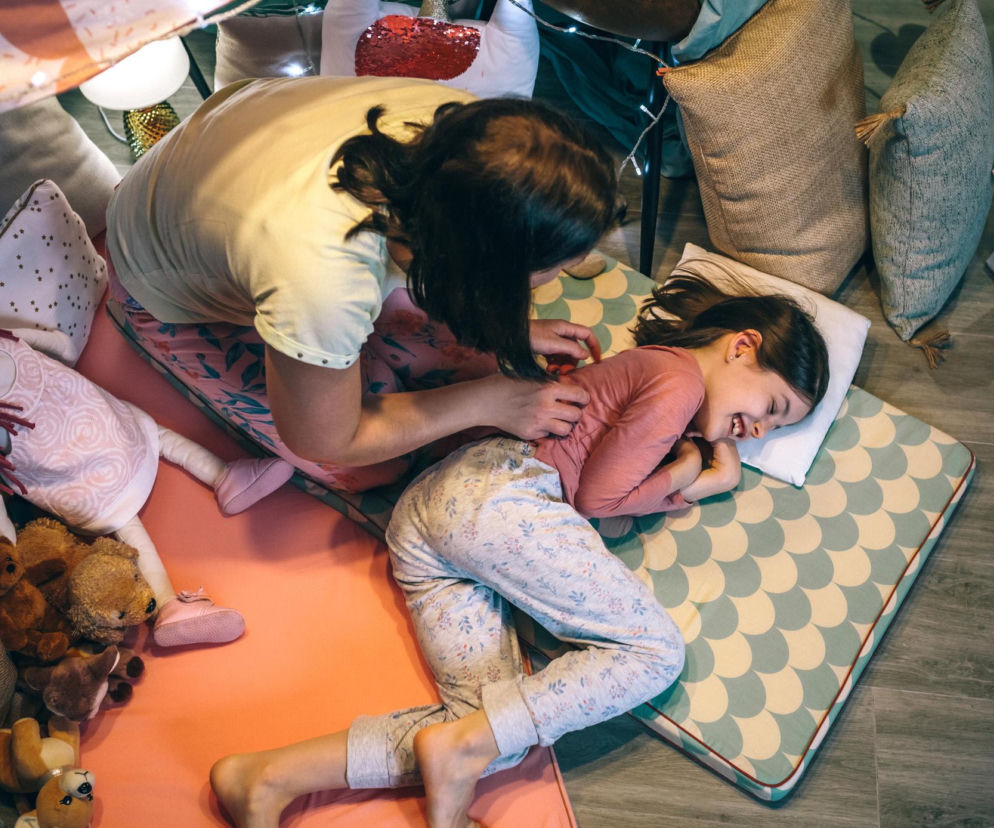 Dziecko ma najwięcej energii na wieczór? To może być... przemęczenie