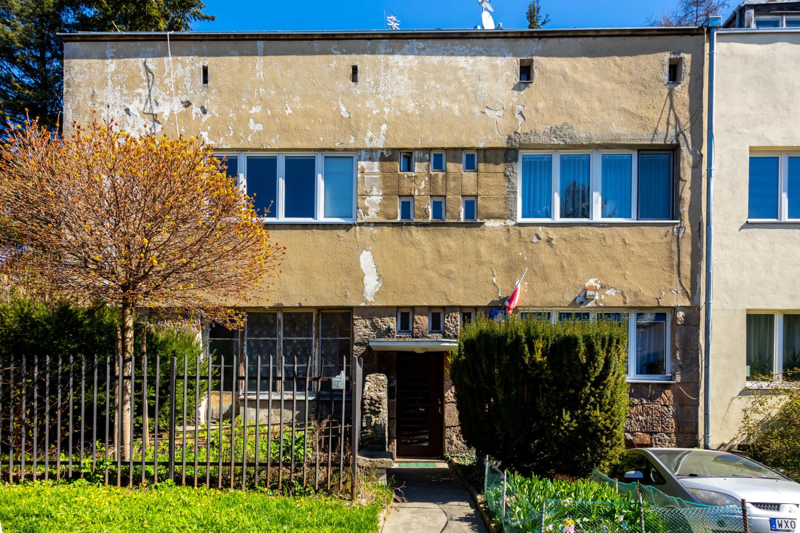 Domy przy Katowickiej 8, 8A i 8B w Warszawie