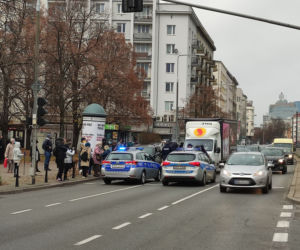 Ogromna awantura na ul. Puławskiej. Zablokowali furgonetkę antyaborcyjną 