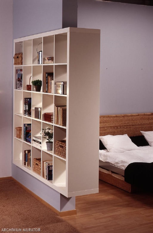 Książki w domu. Regał, półka, a może coś innego. Biblioteka z pomysłem