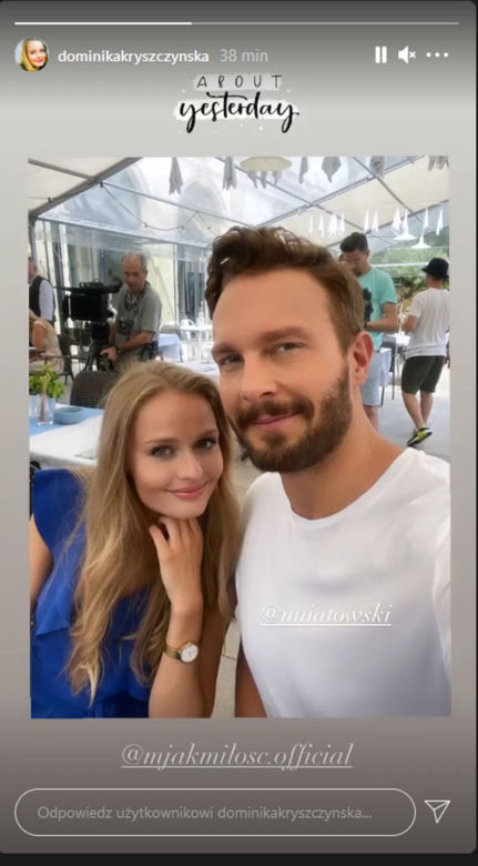 M jak miłość. Leszek (Sławek Uniatowski) i jego nowa kochanka (Dominika Kryszczyńska)