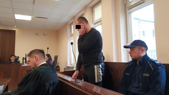 Podciął gardło koledze, bo pokłócili się o kobietę. W tle walka o dziecko