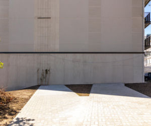 Zbudowali chodnik prosto w ścianę. Absurd w centrum Warszawy. Smolna 23