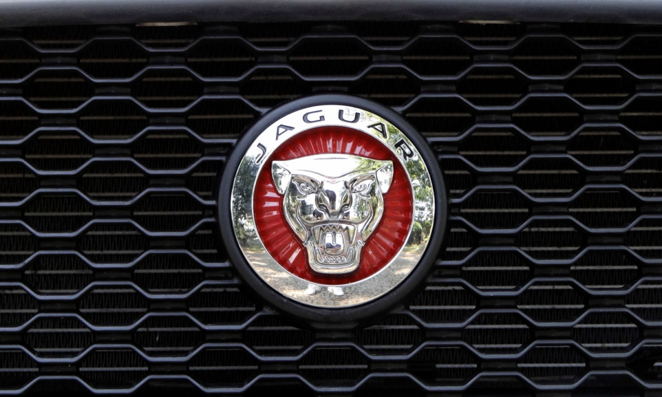 Jaguar XE 2.0 T R-Sport